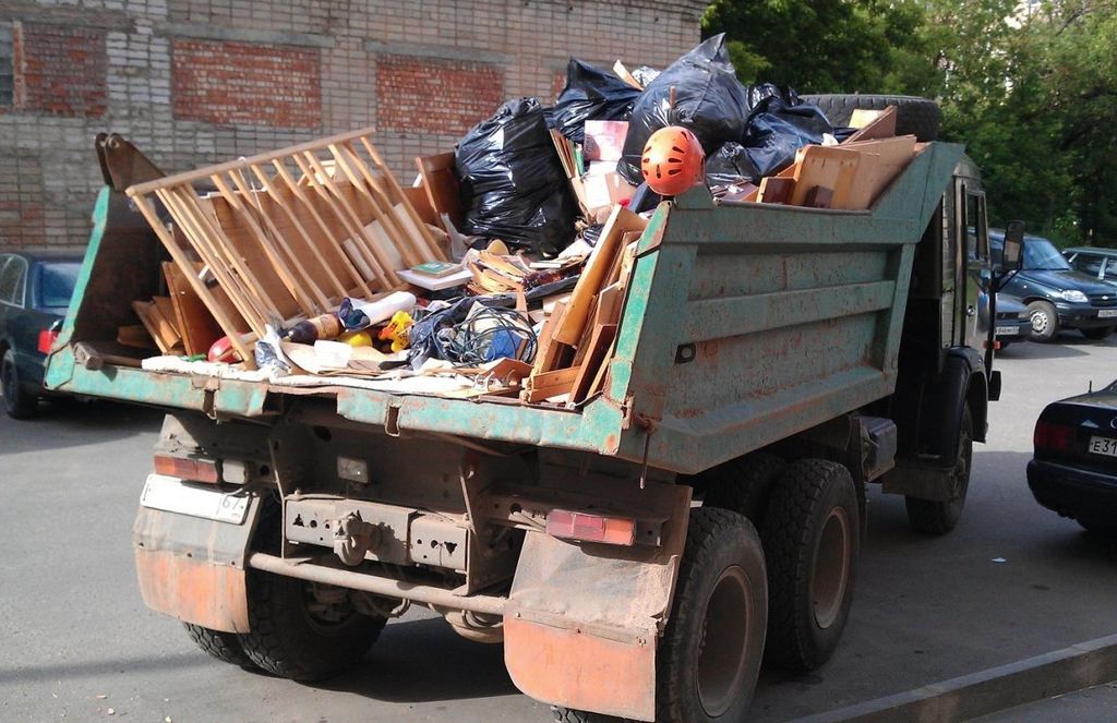 Вывоз мусора из магазина в Тихорецке от ПроМусор: услуги, цена от 1804 руб., утилизация отходов