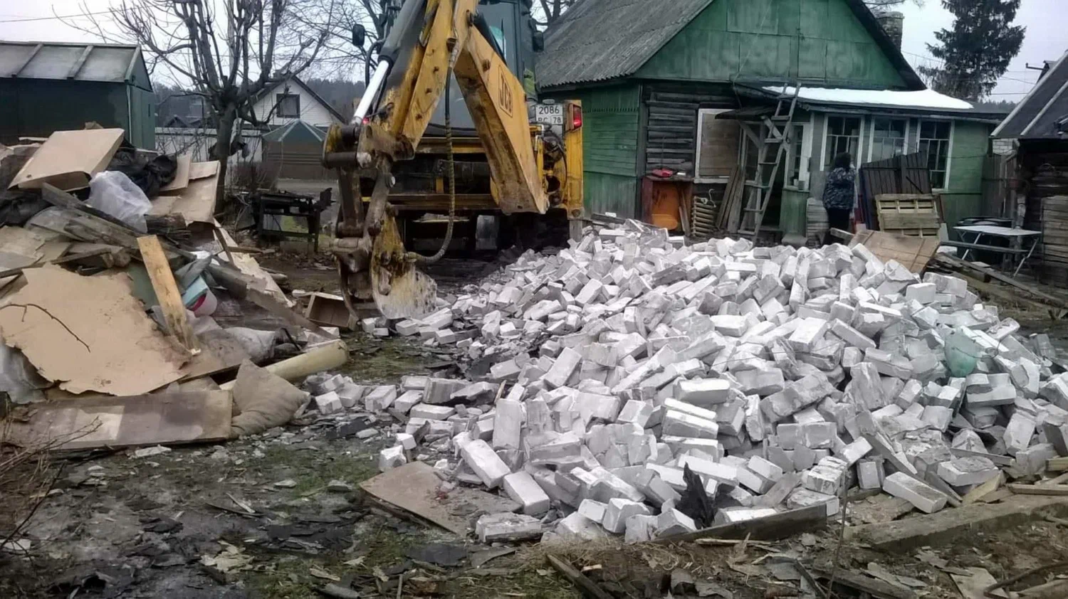 Вывоз мусора после сноса здания в Тихорецке от ПроМусор – цена от 5154 руб., утилизация и уборка стройотходов