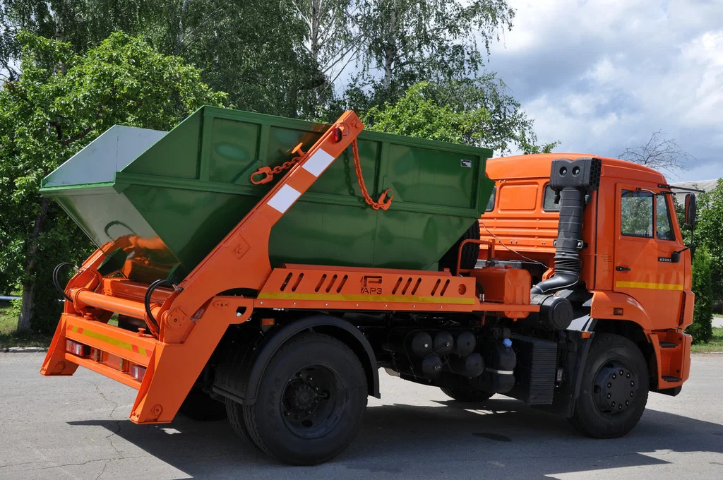 Заказ бункеровоза для вывоза мусора и отходов в Тихорецке в октябре