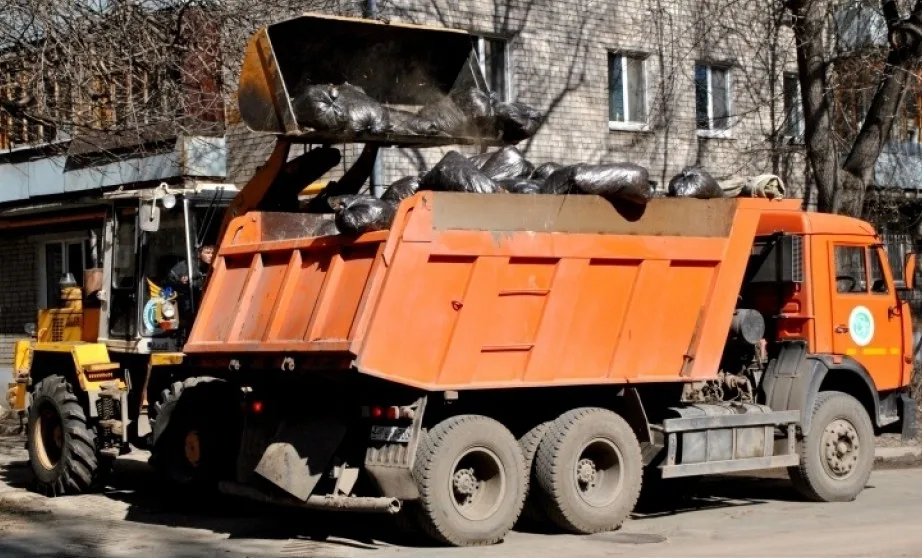 Вывоз мусора грузовым фургоном 5 тонн в Тихорецке – ПроМусор, аренда, цена от 1598 руб