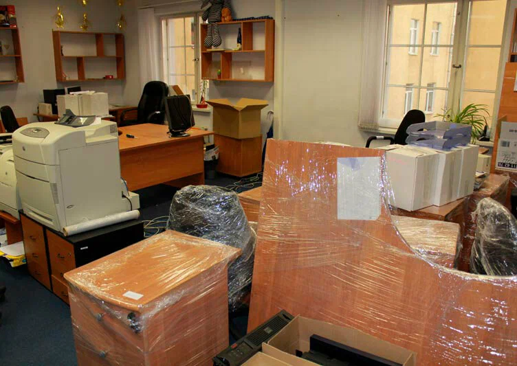 Вывоз старой офисной мебели в Тихорецке в октябре