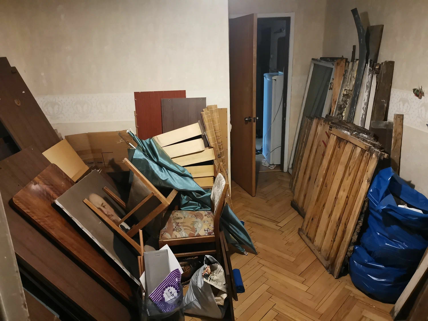 Демонтаж мебели с вывозом и утилизацией в Тихорецке в октябре